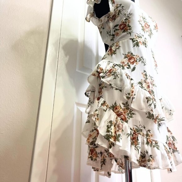 Women's White Floral Ruffle Mini Dress with Open Back Detail, Bridal Size M - Picture 8 of 16
